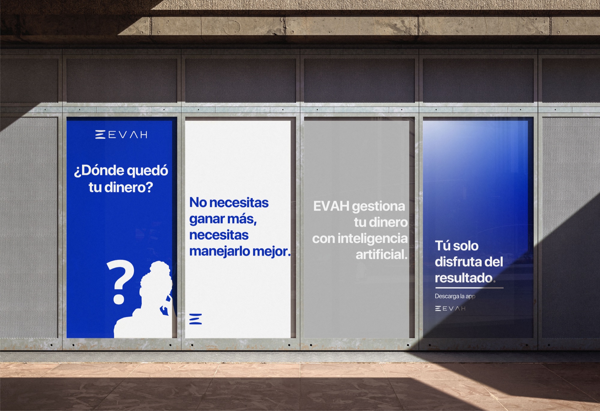 Campaña de carteles de EVAH con la secuencia de mensajes sobre gestión del dinero